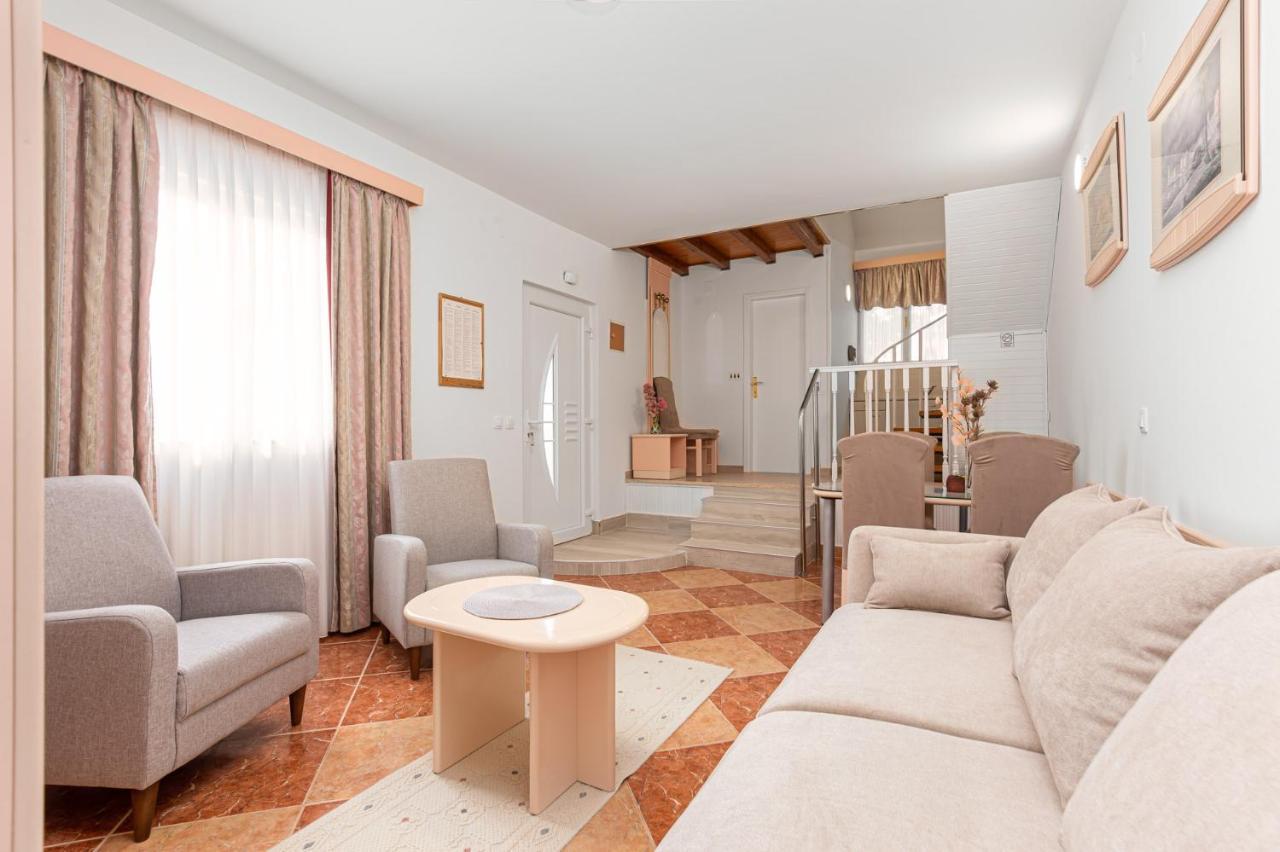 Appartement Gloria à Poreč Extérieur photo