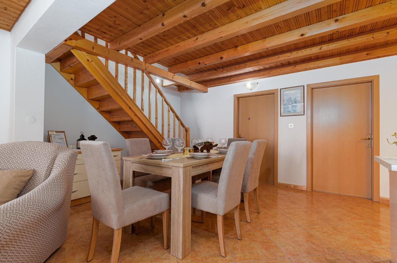 Appartement Gloria à Poreč Extérieur photo